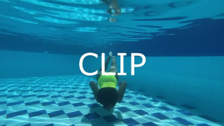 CLIP MY HAIR IN THE WATER